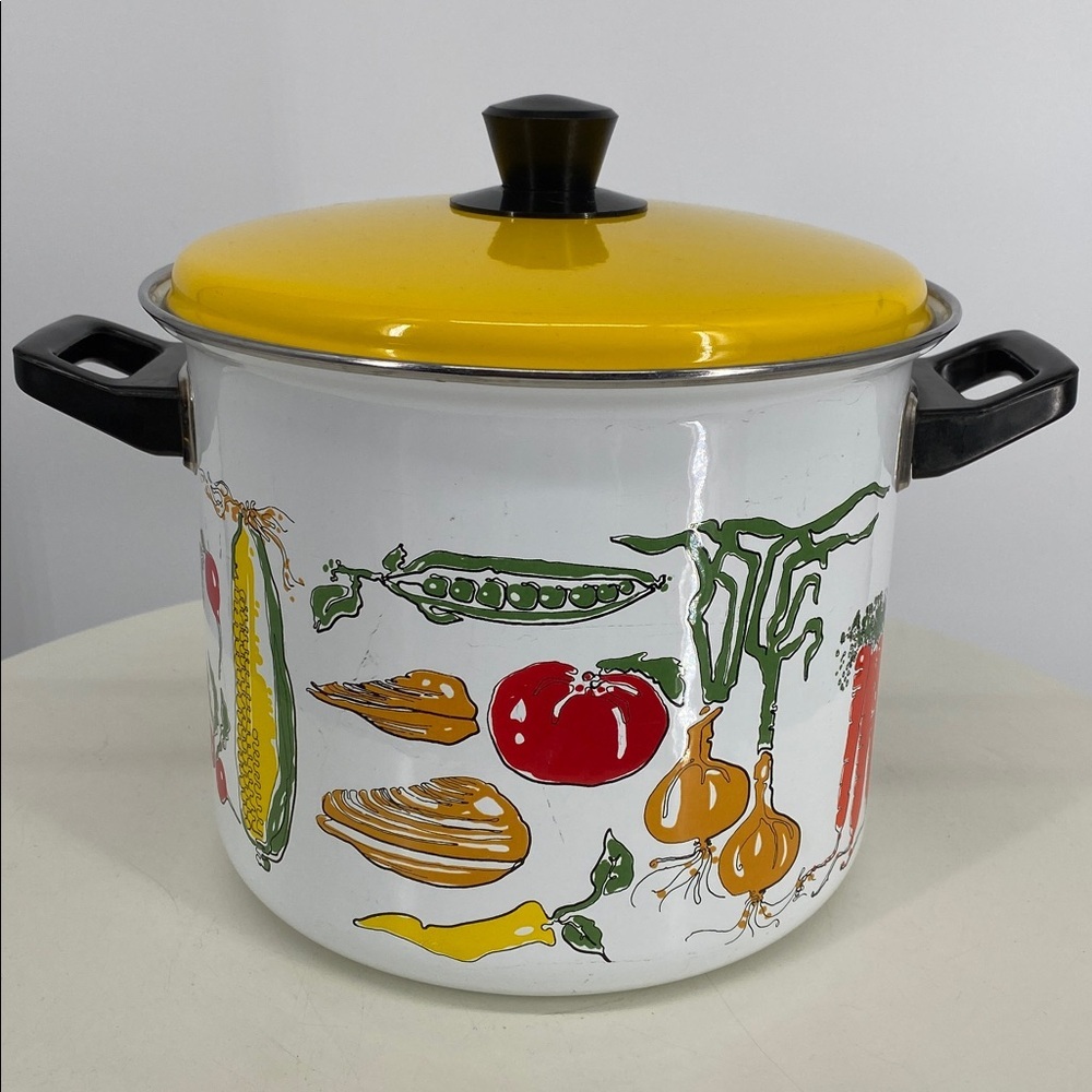 Vintage Enamel Stock Pot with Crab and Veggie Motif - Picture 3 of 13